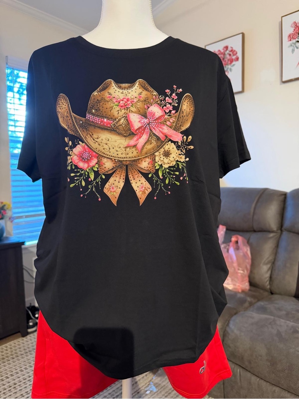 Girls' Black Short-Sleeve Tee with Cowgirl Hat Floral Graphic